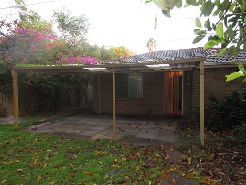 18b Harrolyn Avenue, Riverton WA 6148