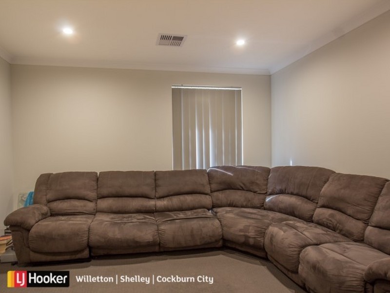 9 Needlewood Loop, Wandi WA 6167