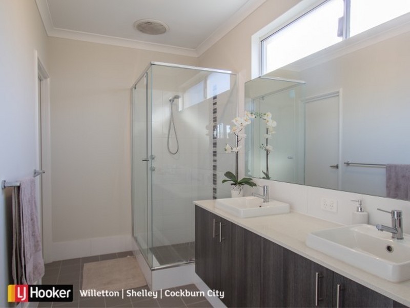 9 Needlewood Loop, Wandi WA 6167