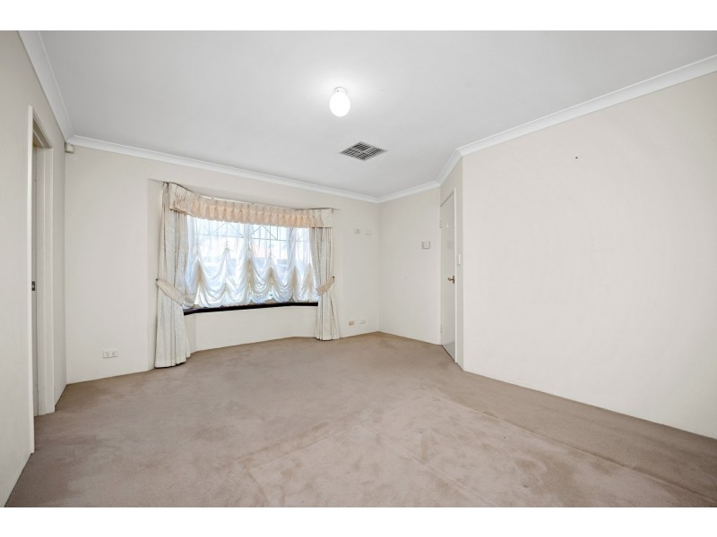 8 Hungerford Close, Canning Vale WA 6155