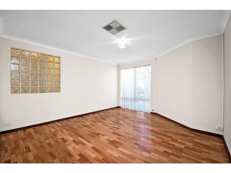 8 Hungerford Close, Canning Vale WA 6155