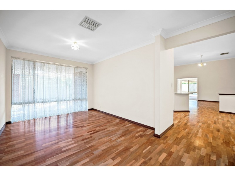 8 Hungerford Close, Canning Vale WA 6155