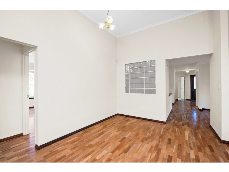 8 Hungerford Close, Canning Vale WA 6155