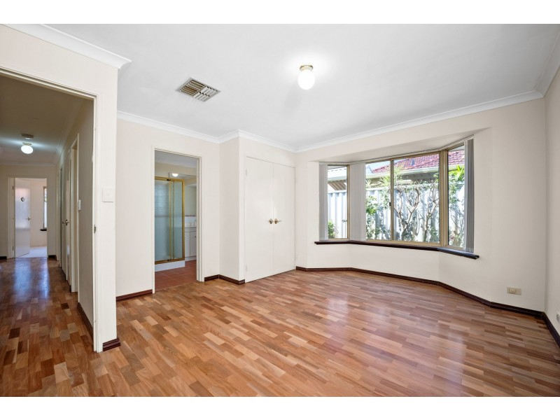 8 Hungerford Close, Canning Vale WA 6155