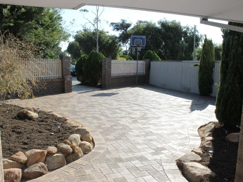 25 Abrolhos Close, Shelley WA 6148