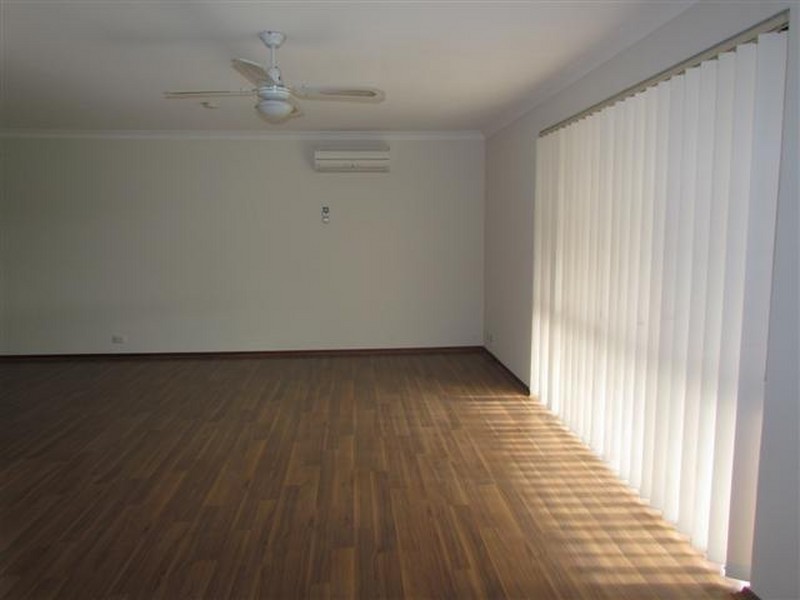 160 Parry Avenue, Bull Creek WA 6149