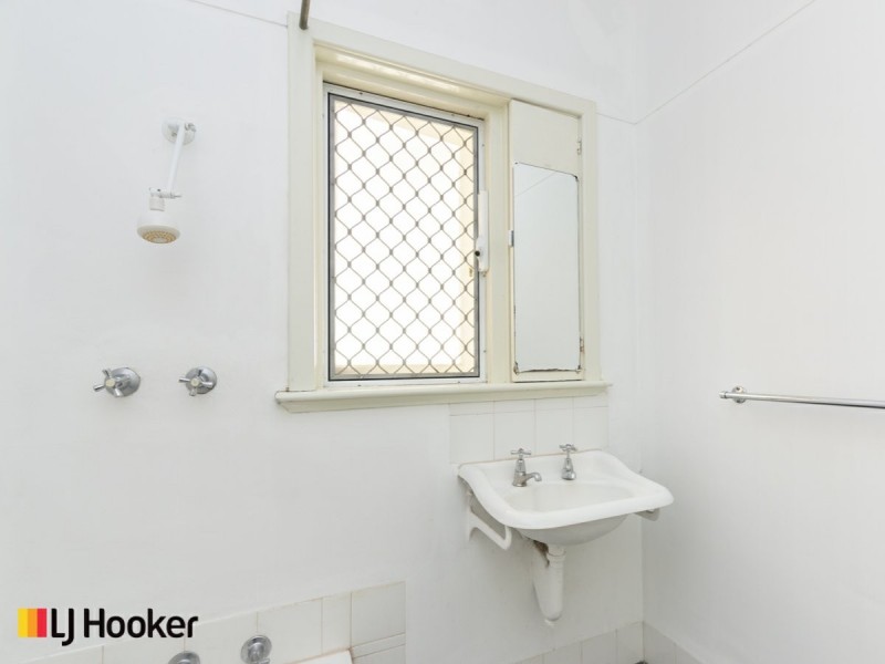 6 Holford Way, Wilson WA 6107