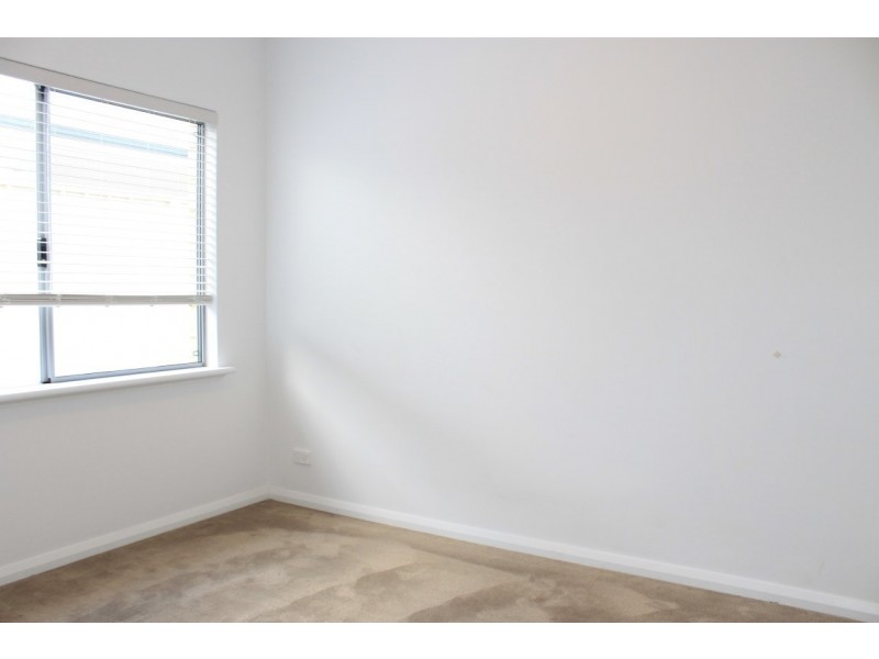 2/11 Katsura Gardens, Munster WA 6166