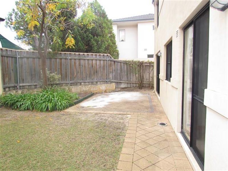 75 Ullapool Road, Mount Pleasant WA 6153