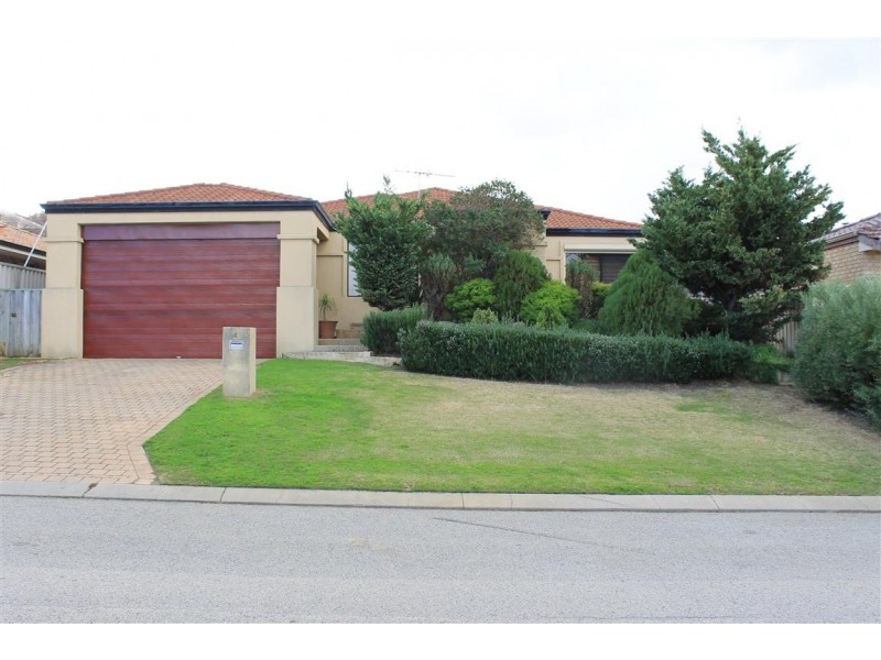 4 Giuffre Place, Munster WA 6166