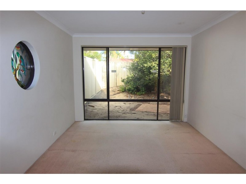 11 Bluebell Way, Bibra Lake WA 6163