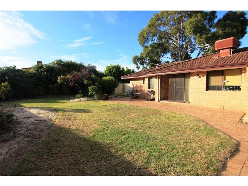 11 Bluebell Way, Bibra Lake WA 6163
