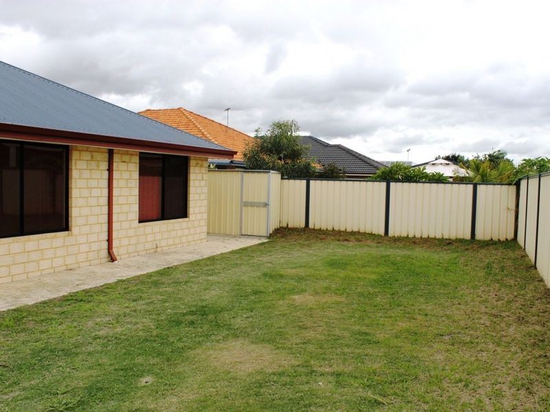 5 Georgia Way, Success WA 6164