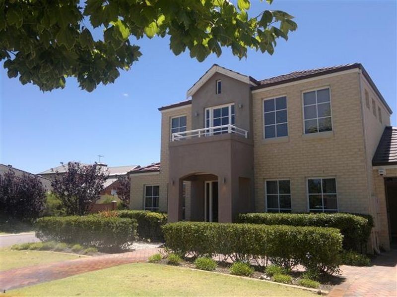 34 Brennan Ave, Canning Vale WA 6155