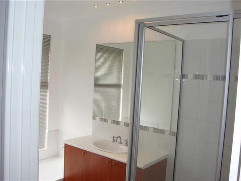 34 Brennan Ave, Canning Vale WA 6155