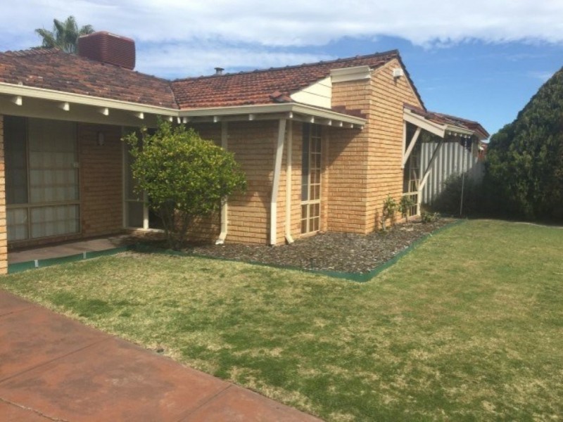 52 Regal Drive, Thornlie WA 6108