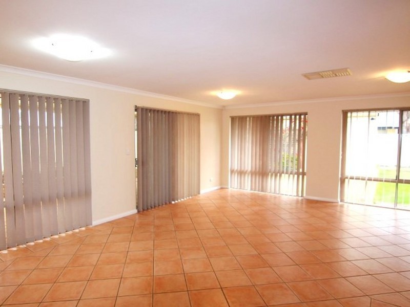 26 Hawkesbury Retreat, Atwell WA 6164