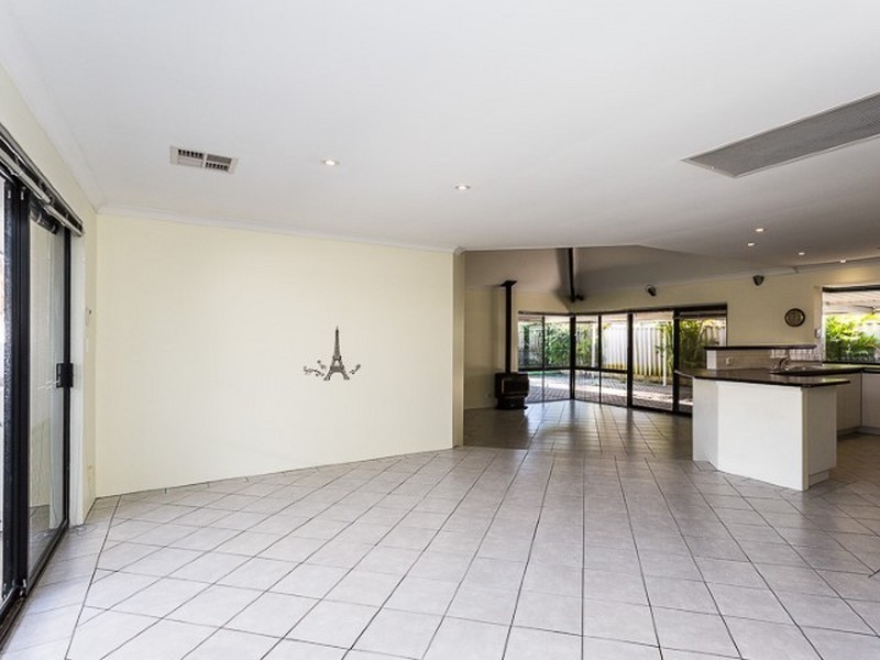 3 Gilbride Cove, Atwell WA 6164