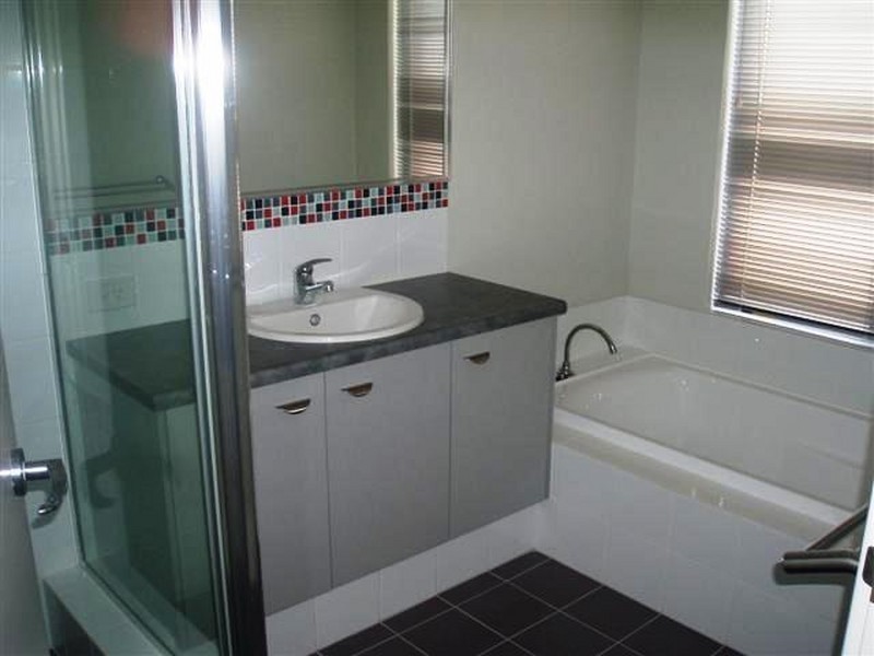 Unit 2/50 Claridge Circle, Thornlie WA 6108