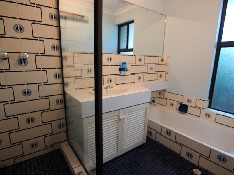 112 Vellgrove Ave, Parkwood WA 6147