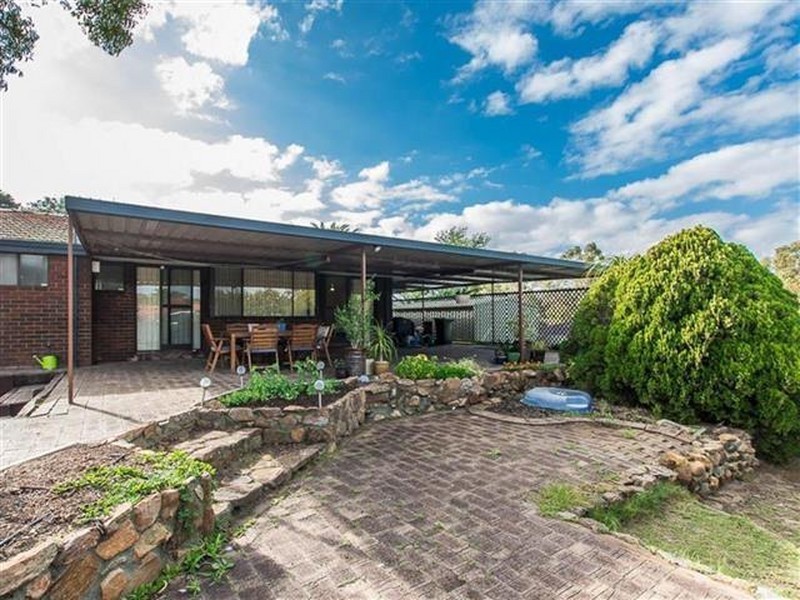 14 Bondini Way, Bibra Lake WA 6163