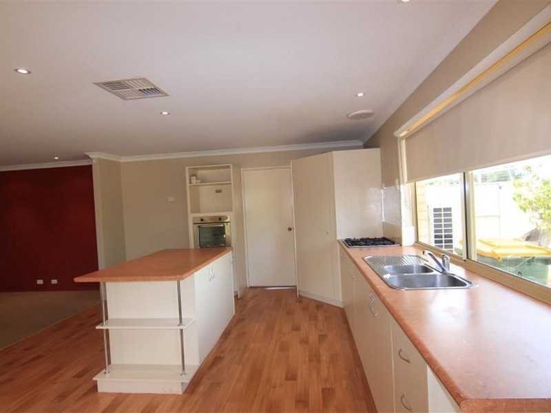 126 Collins Road, Willetton WA 6155