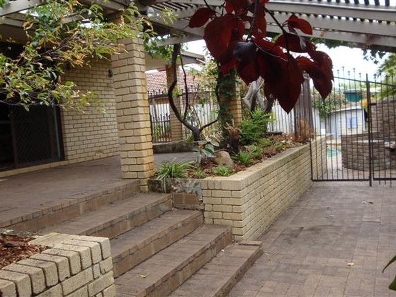 6 Back Close, Bull Creek WA 6149