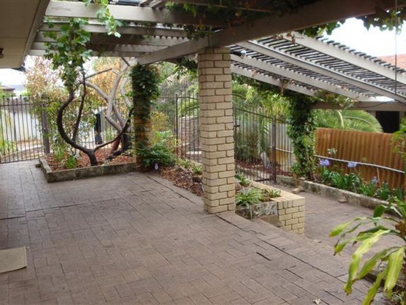 6 Back Close, Bull Creek WA 6149