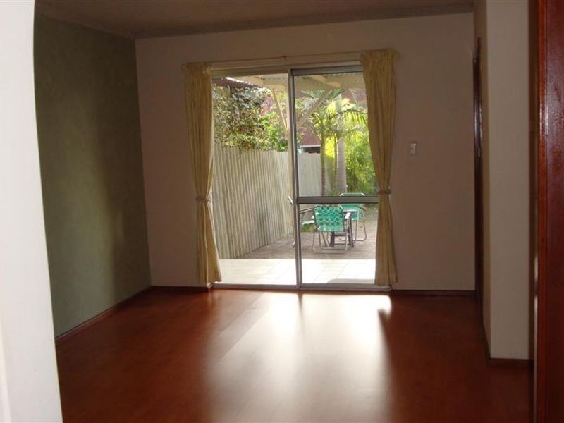 8/19 Freesia Way, Willetton WA 6155