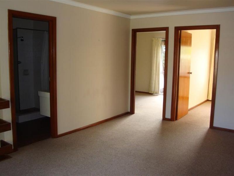 8/19 Freesia Way, Willetton WA 6155