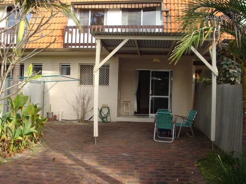 8/19 Freesia Way, Willetton WA 6155