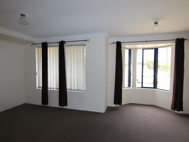 9 Grangemouth Turn, Kinross WA 6028