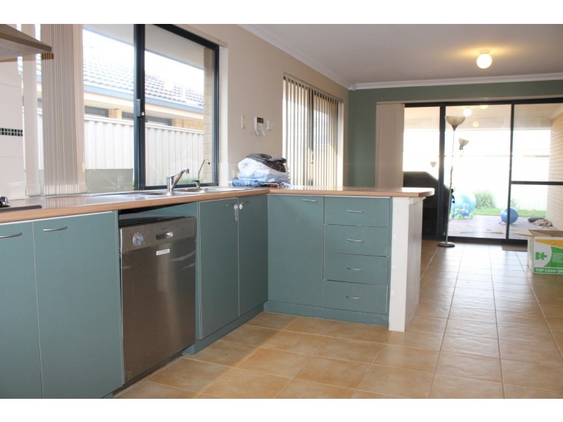 18 Kumarina Drive, Secret Harbour WA 6173