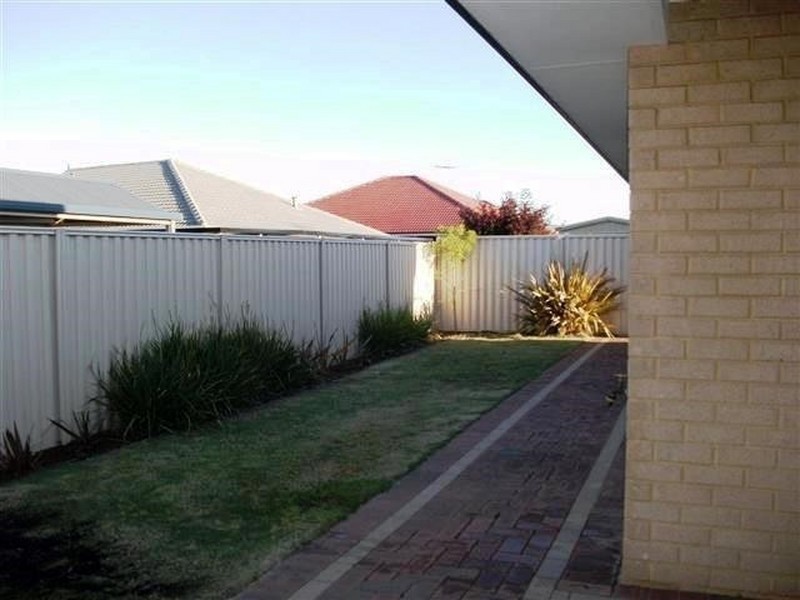 18 Kumarina Drive, Secret Harbour WA 6173