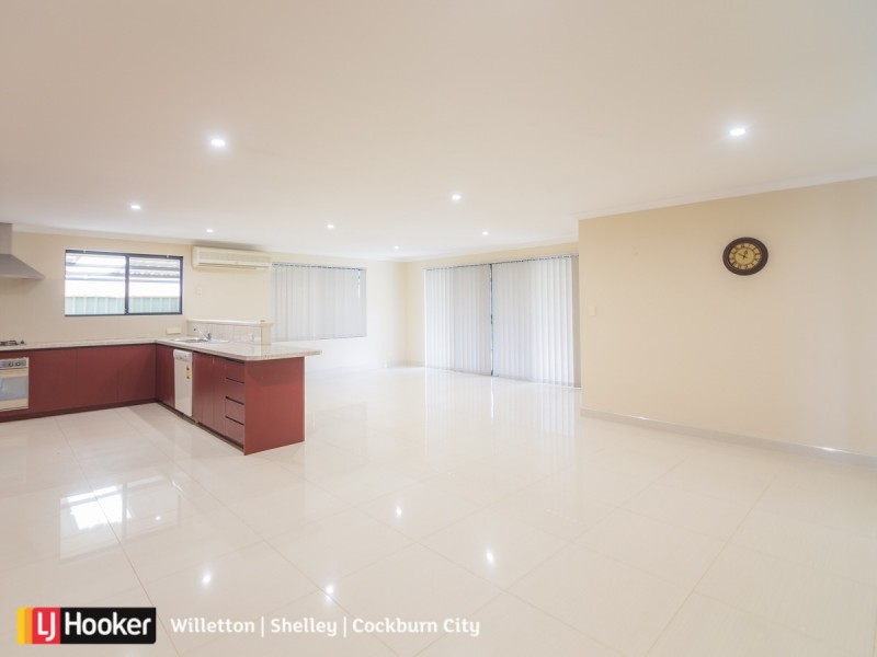 26 Merlin Way, Wattle Grove WA 6107