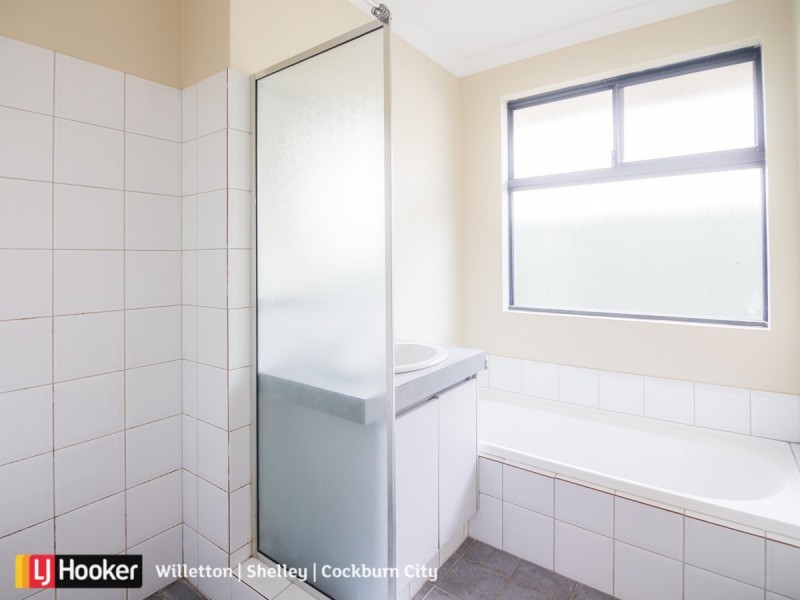 26 Merlin Way, Wattle Grove WA 6107