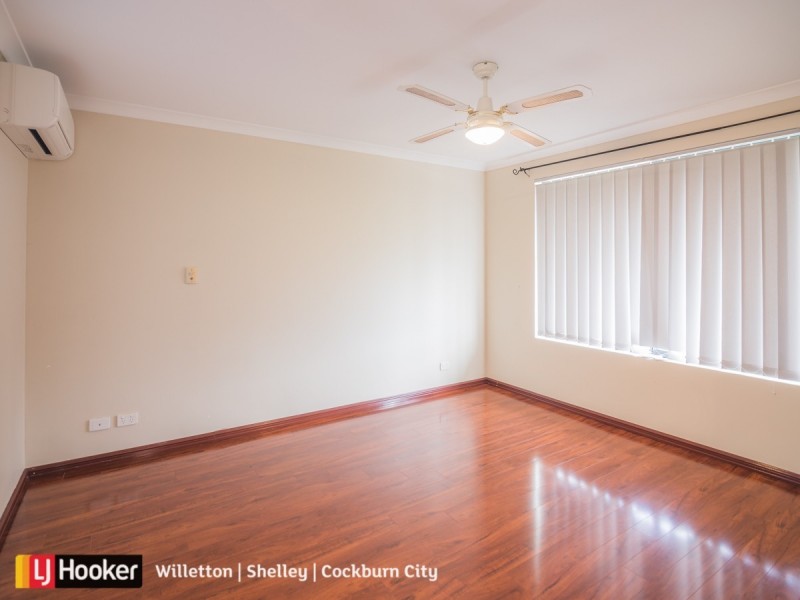 26 Merlin Way, Wattle Grove WA 6107