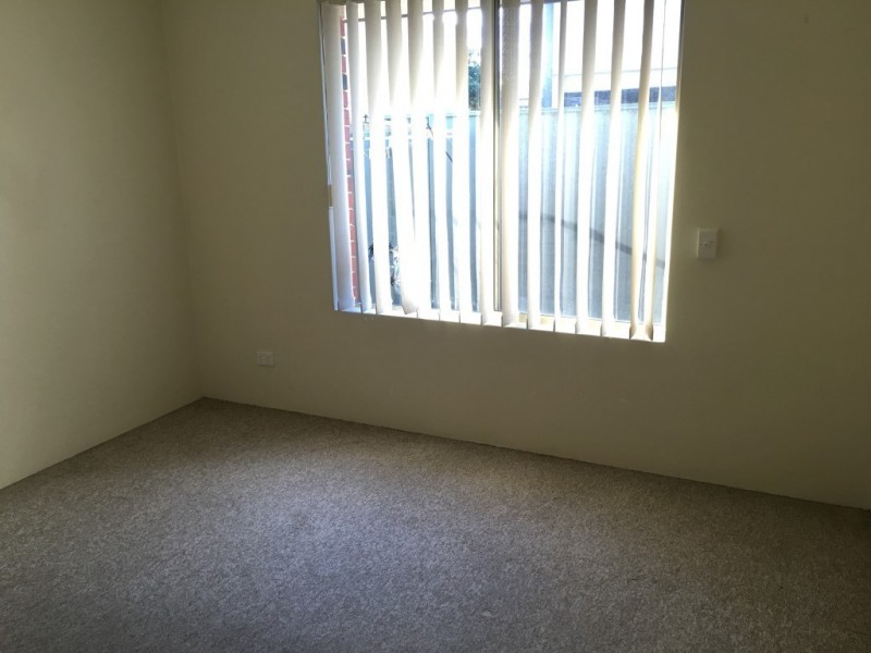 4 Barcroft Court, Atwell WA 6164