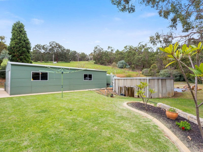 162 Carradine Road, Bedfordale WA 6112