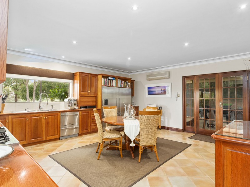 162 Carradine Road, Bedfordale WA 6112