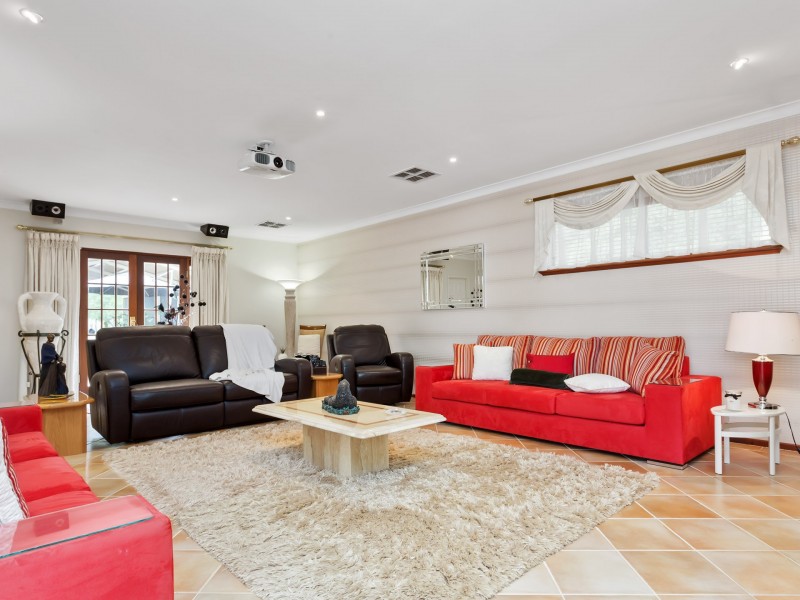 162 Carradine Road, Bedfordale WA 6112