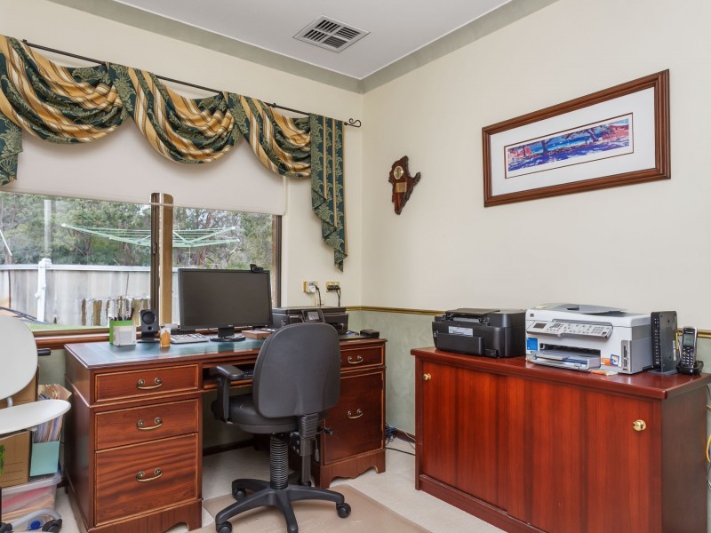 162 Carradine Road, Bedfordale WA 6112