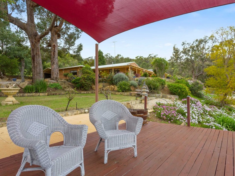 162 Carradine Road, Bedfordale WA 6112