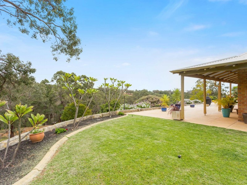 162 Carradine Road, Bedfordale WA 6112