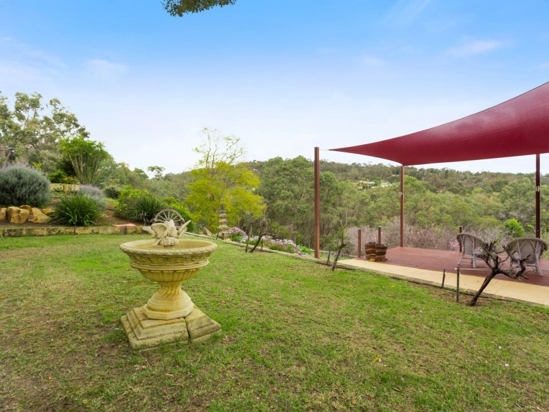 162 Carradine Road, Bedfordale WA 6112