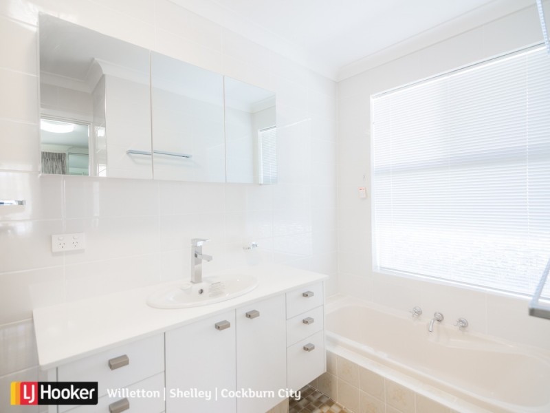 55 Ningaloo Way, Thornlie WA 6108