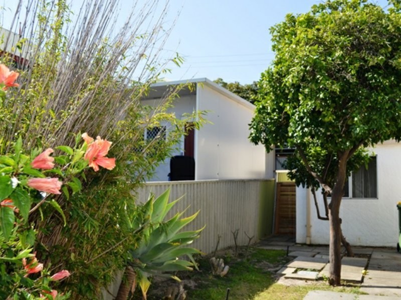 5 Kemmish Crescent, Melville WA 6156