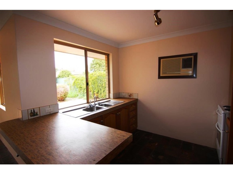 7 Carnac Close, Riverton WA 6148