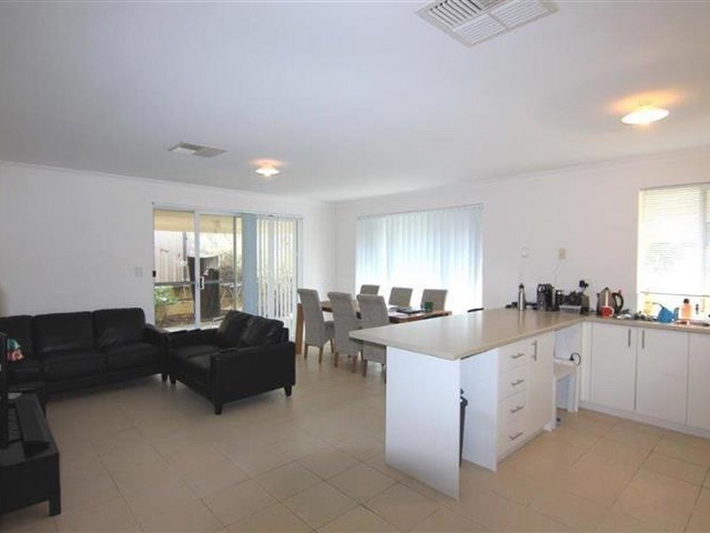 46 Erade Drive, Piara Waters WA 6112