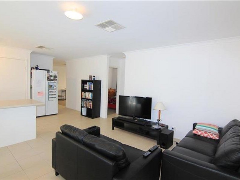 46 Erade Drive, Piara Waters WA 6112